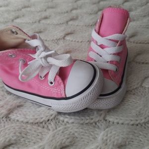 Converse Pink
